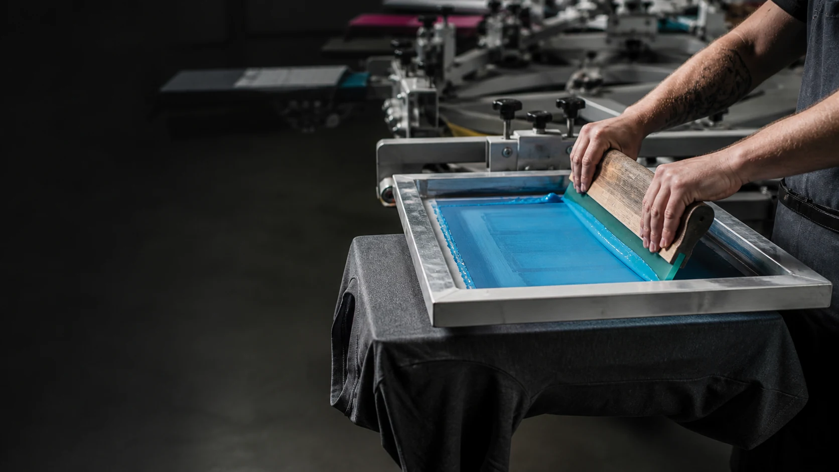 Professioneller Siebdruck in der StrokeMaster Produktion